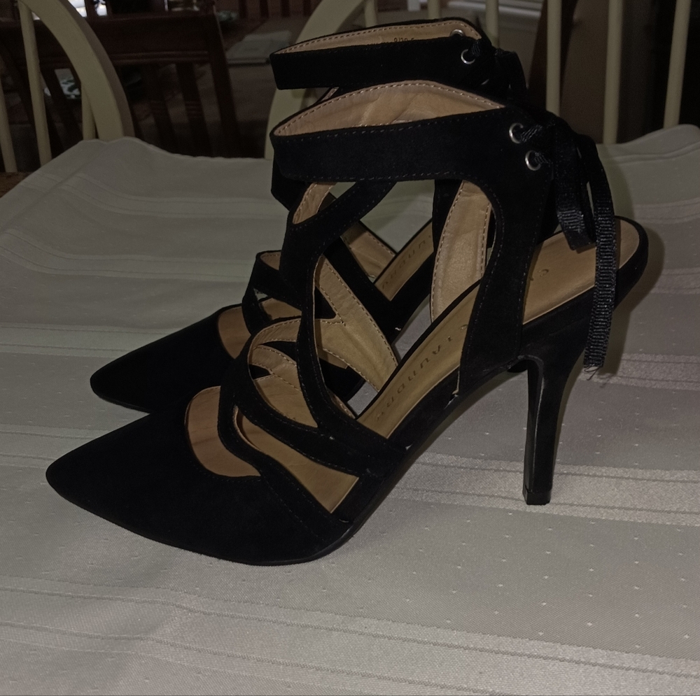 Chinese Laundry Women's Suede Cutouts Heels with ribbon closure. Size 8/38.5